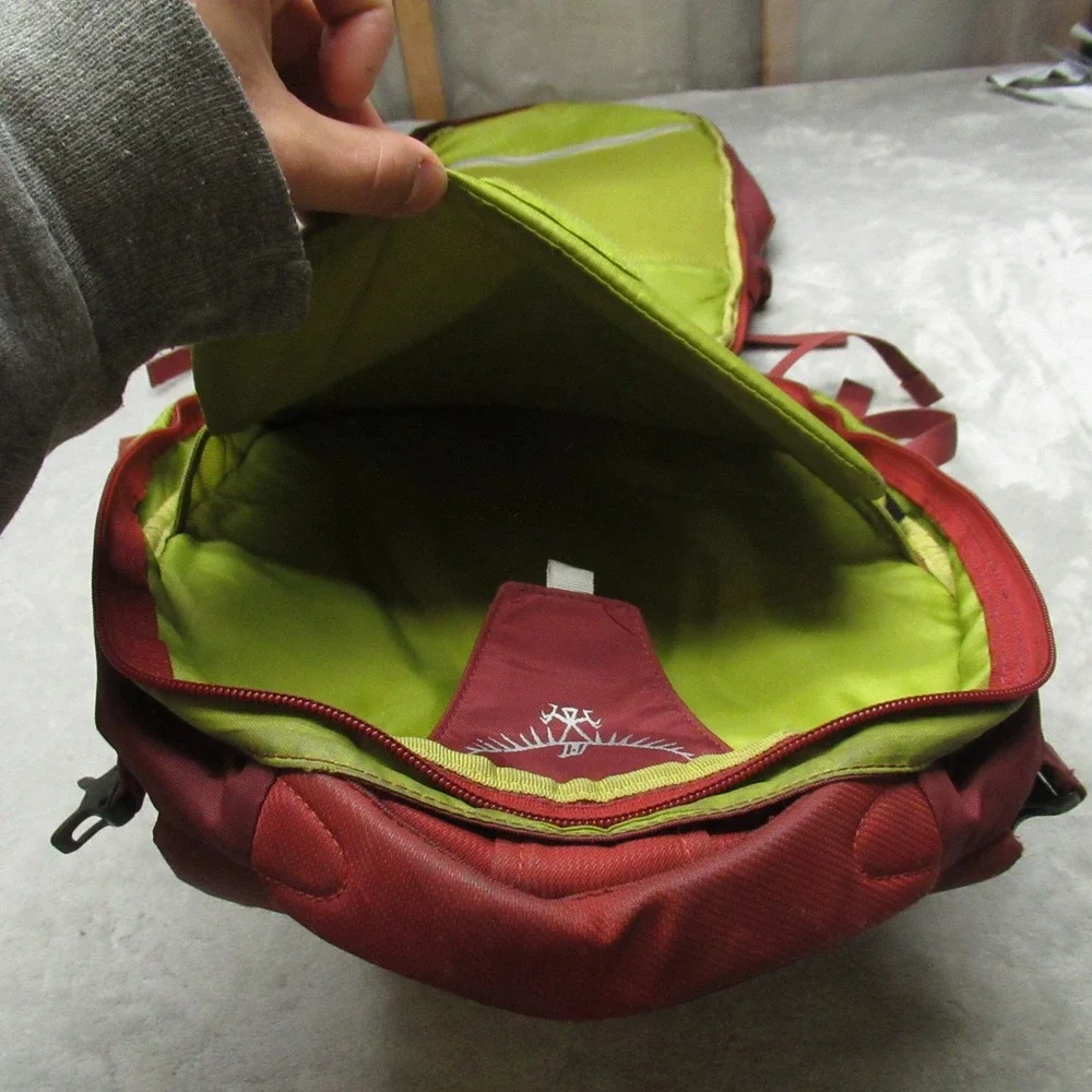 Osprey‎ Nebula Backpack Unisex One Size Red Hiking Daypack Outdoor Travel Bag